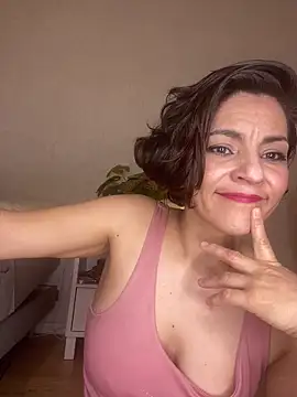 Snapshot of eva_luz chatting on 02/21/26, 02:13 eva luz online show from 02/21/26, 02:13