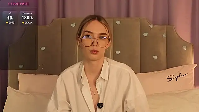 Snapshot of NikkiRyx chatting on 02/17/26, 04:04 NikkiRyx online show from 02/17/26, 04:04