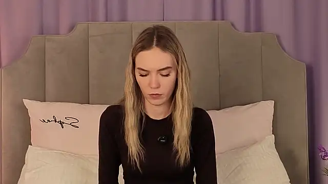 NikkiRyx online show from 04/10/26, 05:09