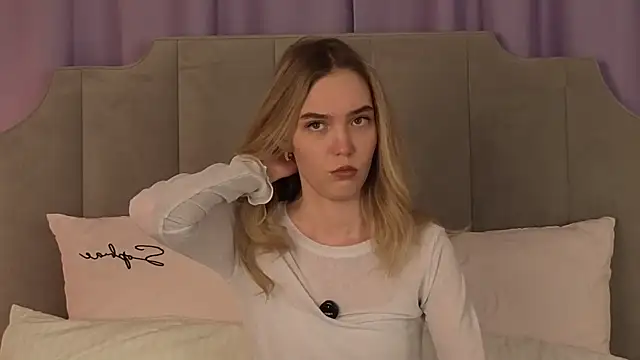 NikkiRyx online show from 04/15/26, 03:49