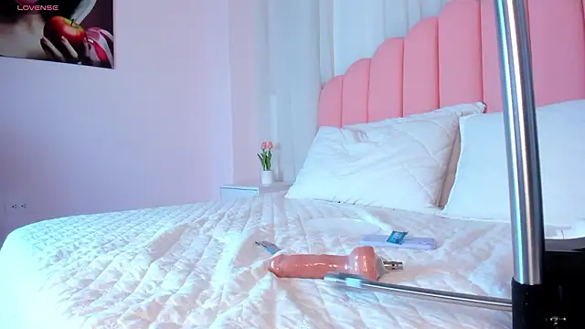 Snapshot of Naty_Rose23 chatting on 02/25/26, 07:08 Naty Rose23 online show from 02/25/26, 07:08