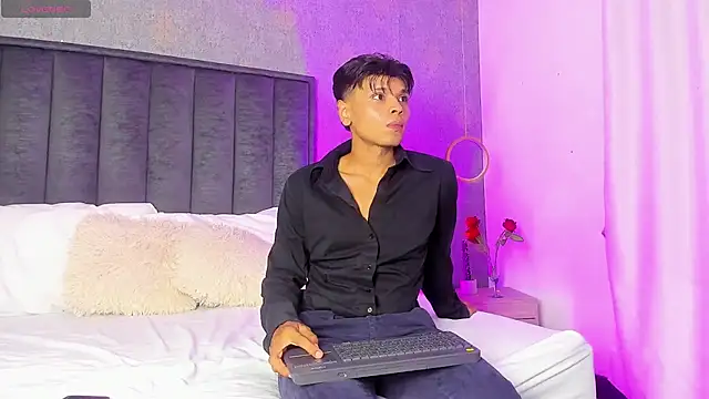 Snapshot of Alejandroo_Montenegro chatting on 07/10/26, 05:40 Alejandroo Montenegro online show from 07/10/26, 05:40