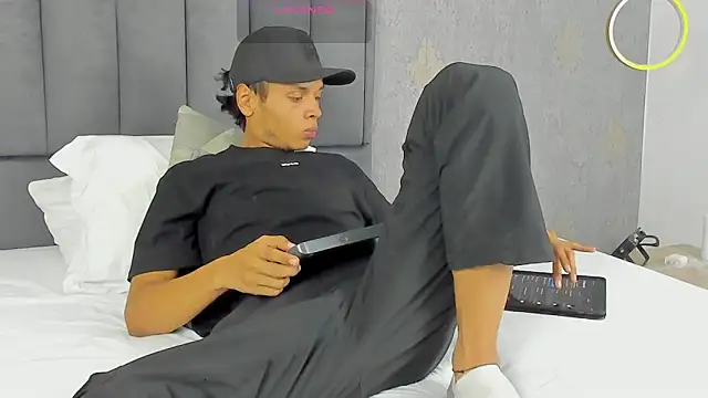 Alejandroo Montenegro online show from 03/16/26, 02:41