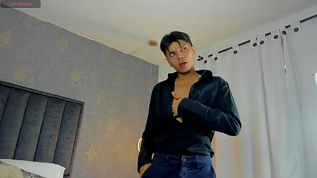 Alejandroo Montenegro online show from 03/25/26, 08:41