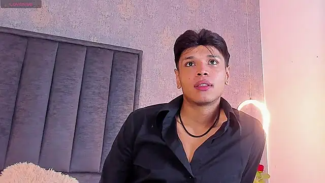 Snapshot of Alejandroo_Montenegro chatting on 07/30/26, 11:04 Alejandroo Montenegro online show from 07/30/26, 11:04