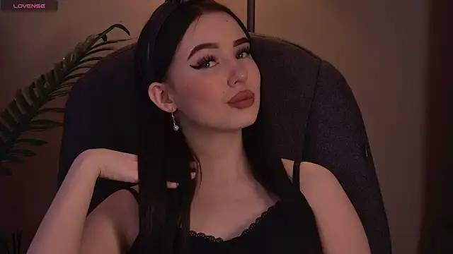 Snapshot of ArianaLim chatting on 04/24/26, 03:25 ArianaLim online show from 04/24/26, 03:25