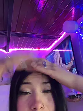 Snapshot of violettahotass chatting on 02/02/26, 07:02 violettahotass online show from 02/02/26, 07:02