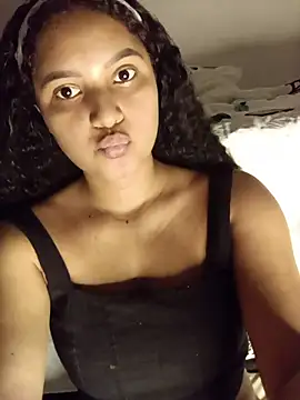 Snapshot of LiaRose- chatting on 05/11/26, 12:23 LiaRose- online show from 05/11/26, 12:23