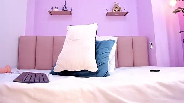 sam doll  online show from 04/16/26, 09:39