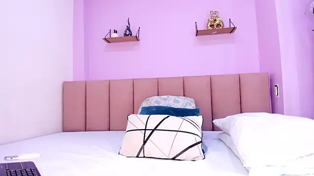 sam doll  online show from 04/10/26, 07:21