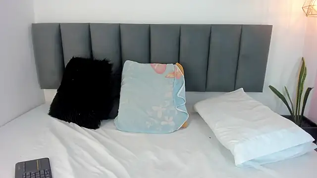 sam doll  online show from 05/16/26, 07:35