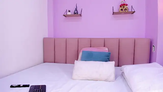 sam doll  online show from 05/07/26, 07:17
