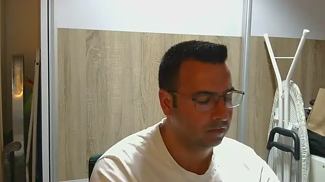 Snapshot of VanillaTime78-Jorge chatting on 04/19/26, 09:17 VanillaTime78-Jorge online show from 04/19/26, 09:17