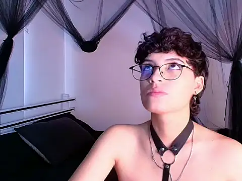 Snapshot of PalmerandSony21 chatting on 02/20/26, 08:33 PalmerandSony21 online show from 02/20/26, 08:33