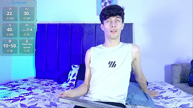 Snapshot of axxxel_twink chatting on 06/05/26, 02:49 axxxel twink online show from 06/05/26, 02:49