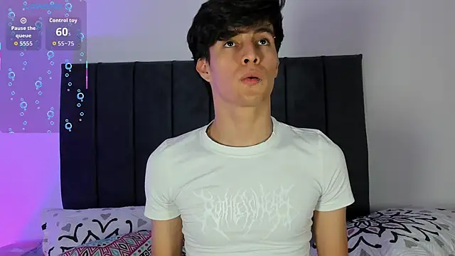 axxxel twink online show from 04/24/26, 02:13