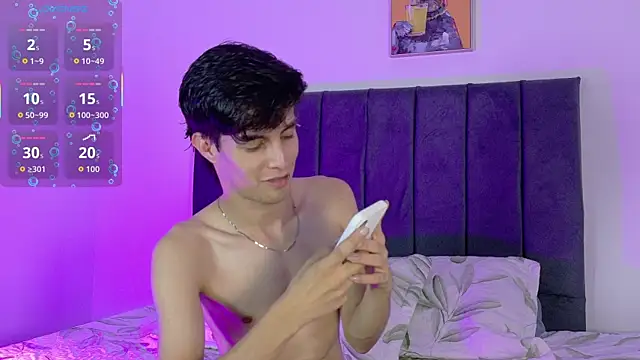 Snapshot of axxxel_twink chatting on 06/21/26, 03:12 axxxel twink online show from 06/21/26, 03:12