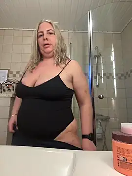 Snapshot of Amanda_Norsk chatting on 04/04/26, 06:25 Amanda Norsk online show from 04/04/26, 06:25