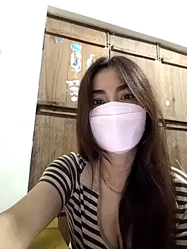 Baby-sexytits2026 online show from 04/06/26, 09:16