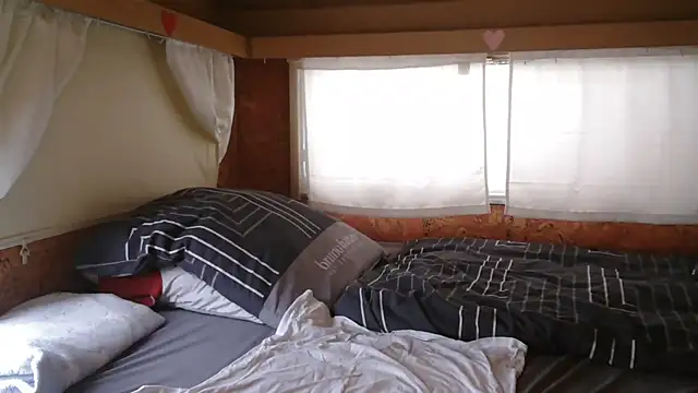 Sylly online show from 02/14/26, 08:14