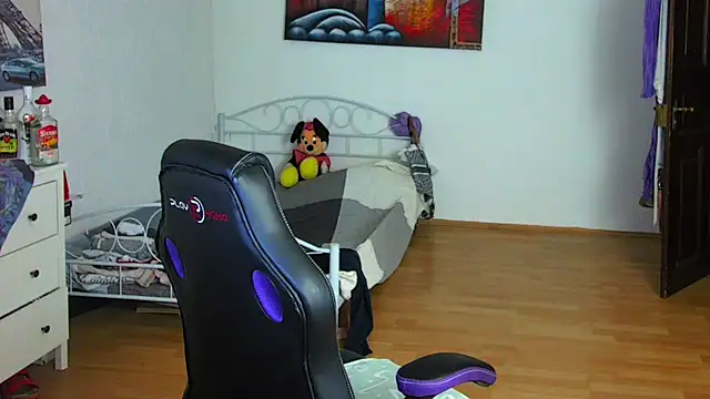 Sylly online show from 12/14/25, 08:53