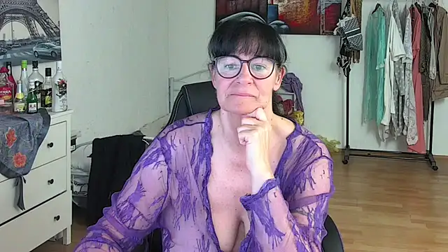 Snapshot of Sylly chatting on 03/21/25, 03:02 Sylly online show from 03/21/25, 03:02