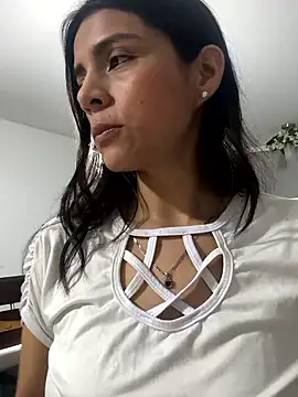 Snapshot of EvaMiranda chatting on 06/21/26, 04:51 EvaMiranda online show from 06/21/26, 04:51