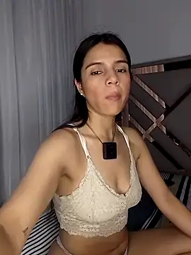 Snapshot of EvaMiranda chatting on 06/16/26, 02:11 EvaMiranda online show from 06/16/26, 02:11