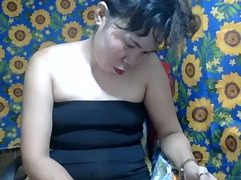 Sexy HotPussy4u online show from 04/27/26, 02:20
