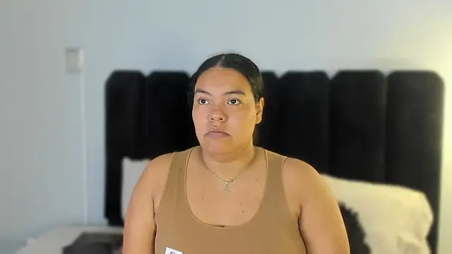 Snapshot of Amaranoir- chatting on 02/07/26, 04:09 Amaranoir- online show from 02/07/26, 04:09