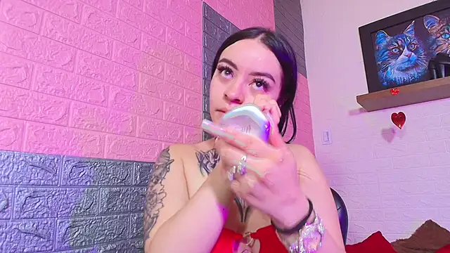 Snapshot of alanna_Love02 chatting on 03/01/26, 06:41 alanna Love02 online show from 03/01/26, 06:41