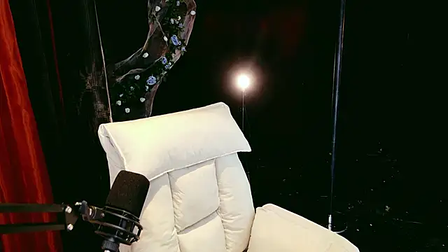 Lady-Mia777 online show from 02/09/26, 11:52