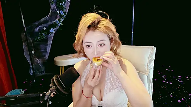 Lady-Mia777 online show from 03/15/26, 06:20