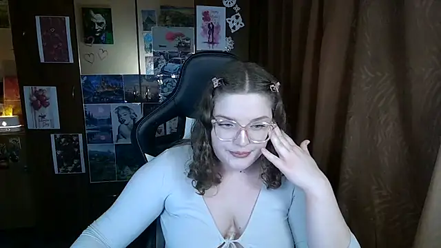 Snapshot of Teasing_Dora chatting on 02/17/26, 07:22 Teasing Dora online show from 02/17/26, 07:22