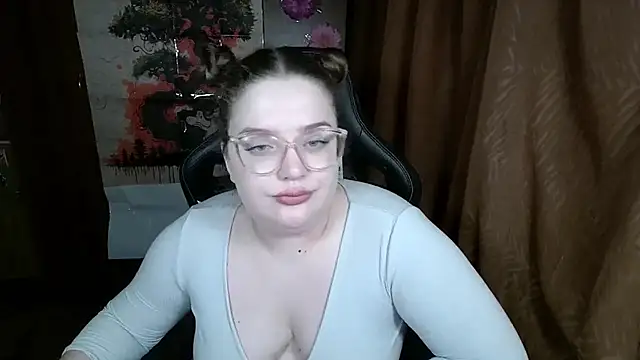 Teasing Dora online show from 03/29/26, 11:06