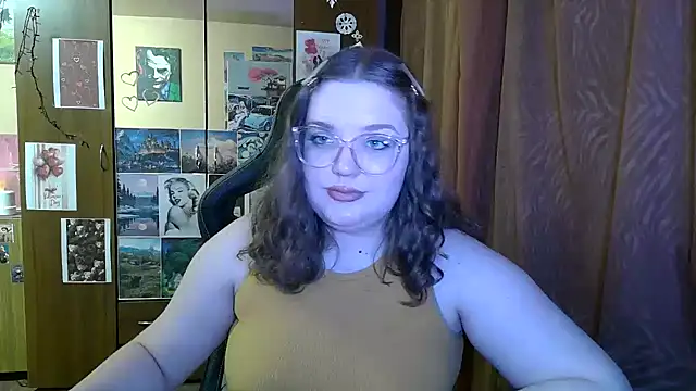 Snapshot of Teasing_Dora chatting on 02/19/26, 07:00 Teasing Dora online show from 02/19/26, 07:00