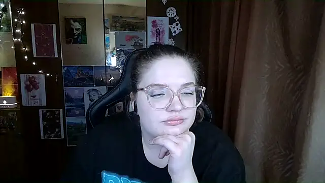 Snapshot of Teasing_Dora chatting on 02/14/26, 12:00 Teasing Dora online show from 02/14/26, 12:00