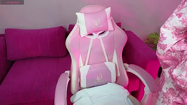 Snapshot of AnitaMeyer chatting on 02/27/26, 01:17 AnitaMeyer online show from 02/27/26, 01:17