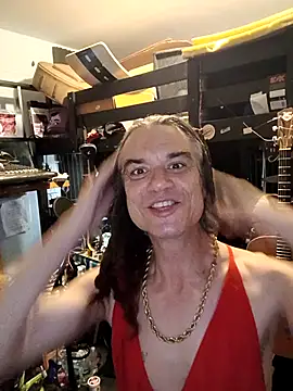 Snapshot of AllucyLu chatting on 02/14/26, 12:44 AllucyLu online show from 02/14/26, 12:44