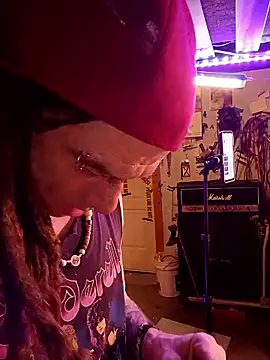 Snapshot of AllucyLu chatting on 03/02/26, 03:40 AllucyLu online show from 03/02/26, 03:40