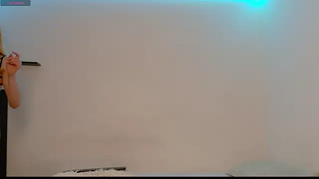 ivonnybonita   online show from 03/15/26, 12:06