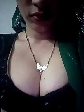 Snapshot of khushi_rawat chatting on 02/24/26, 01:23 khushi rawat online show from 02/24/26, 01:23