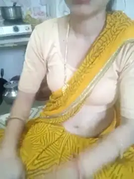 Snapshot of khushi_rawat chatting on 02/11/26, 11:10 khushi rawat online show from 02/11/26, 11:10