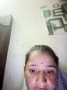 Snapshot of khushi_rawat chatting on 02/22/26, 01:24 khushi rawat online show from 02/22/26, 01:24