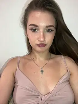 Green eyes lady online show from 07/05/26, 04:25