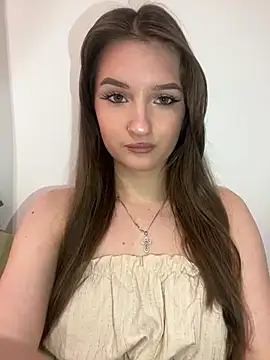 Green eyes lady online show from 04/23/26, 02:19