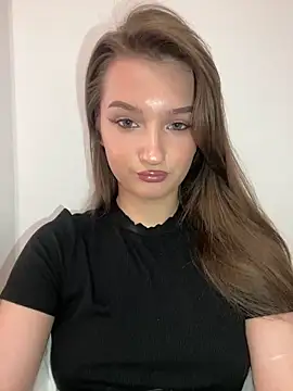 Green eyes lady online show from 05/08/26, 01:48