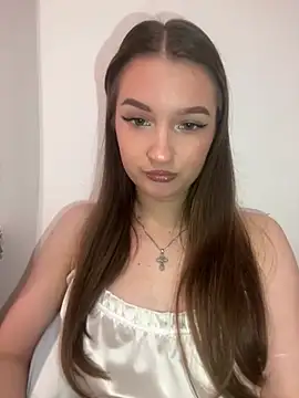 Green eyes lady online show from 04/20/26, 01:45