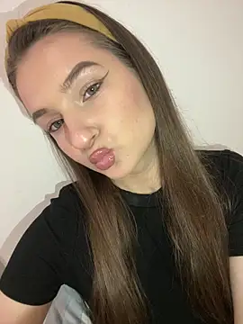 Green eyes lady online show from 05/13/26, 01:29
