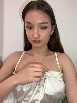 Snapshot of Green_eyes_lady chatting on 02/24/26, 11:11 Green eyes lady online show from 02/24/26, 11:11